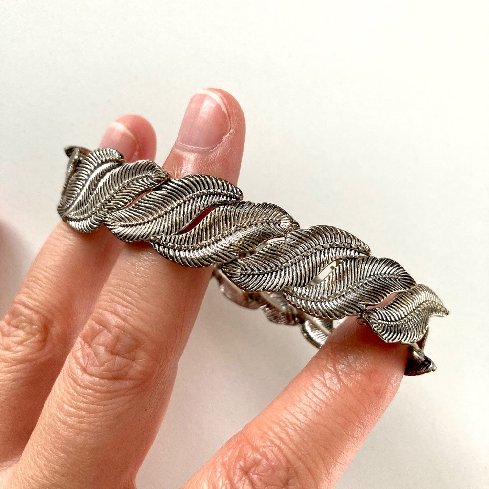 Silver leaf stretch bracelet